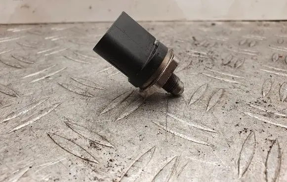 Fuel pressure sensor
