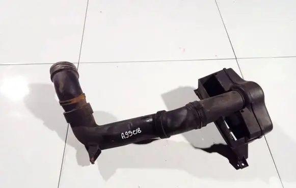 Volkswagen PASSAT B6 Engine coolant pipe/hose