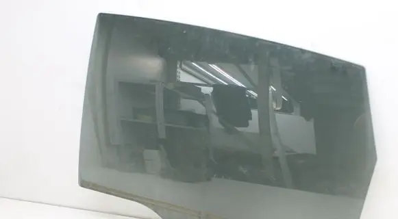 Honda CR-V Rear door window glass