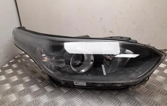 KIA Ceed Headlight/headlamp J792121040