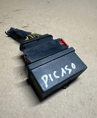 Renault Scenic III - Grand scenic III Fuel injection pump control unit/module 240107