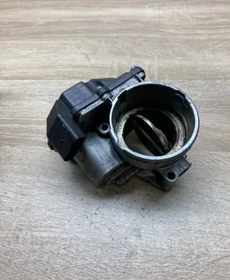 Volkswagen PASSAT B6 Throttle valve 03G128063A