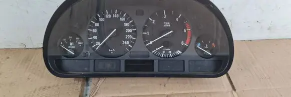 BMW 5 E39 Speedometer (instrument cluster) 87001374 87001313