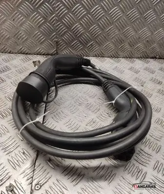 Volvo XC40 Electric car charging cable 