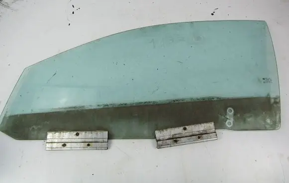 Opel Astra G Front door window glass four-door 