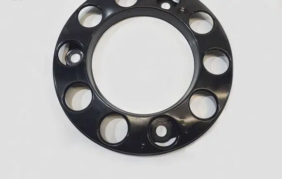 Mercedes-Benz Vario R20 wheel hub/cap/trim A9304000125