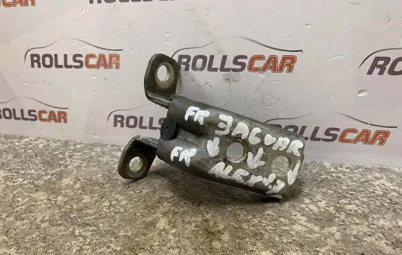 Jaguar S-Type Front door lower hinge 002A5A
