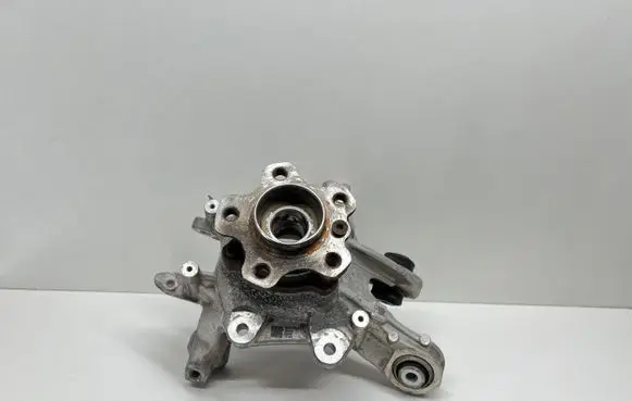 BMW 8 G14 Rear wheel hub 6850563