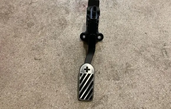 Hyundai Ioniq 5 Accelerator throttle pedal 32700KL110