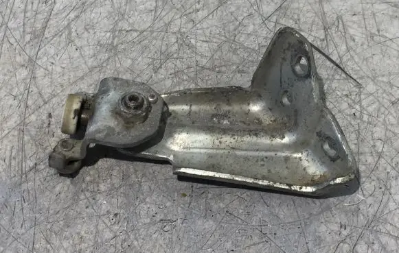 Peugeot Boxer Sliding door upper roller guide/hinge B935