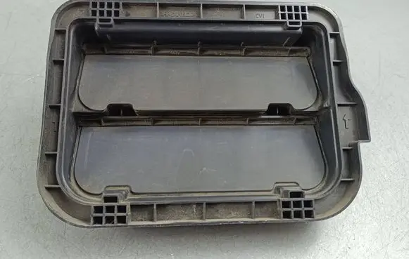 Honda CR-V Quarter panel pressure vent 