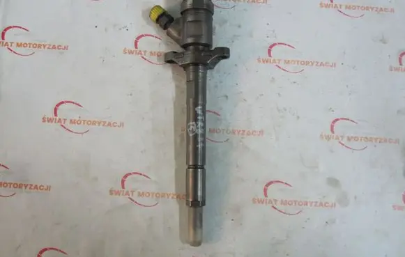 Peugeot 308 SW Fuel injector 0445110353