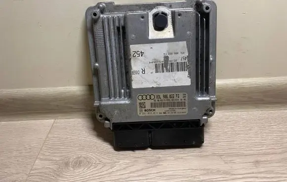 Audi A6 S6 C6 4F Engine control unit/module 03L906022FG 0281015014