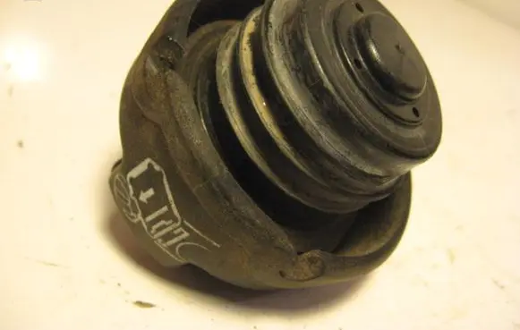 Volkswagen PASSAT B3 Fuel tank filler cap 191201553A 1J02015530