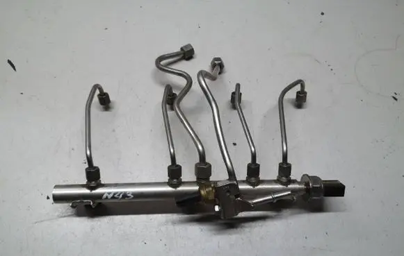 BMW 3 E90 E91 Fuel main line pipe 7562474