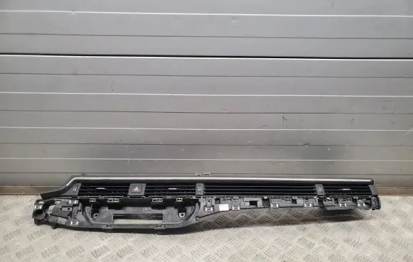 Audi A5 Dash center air vent grill 8W1820902D