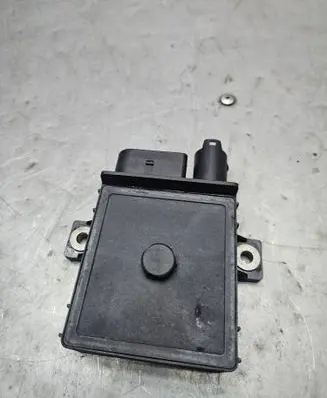 BMW 5 E60 E61 Glow plug pre-heat relay E2110022360