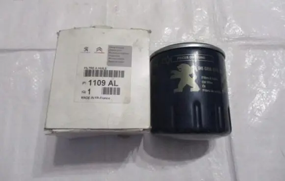 Citroen Berlingo Oil filter mounting bracket 1109AL