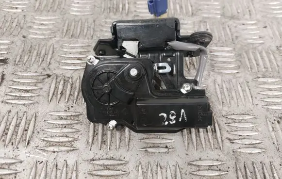 Loading door lock
