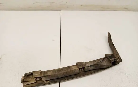 Seat Alhambra (Mk1) Front bumper mounting bracket 7m0807183b