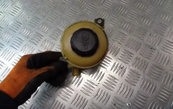 Chevrolet Epica Power steering fluid tank/reservoir
