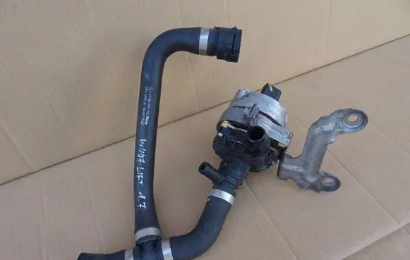 Mercedes-Benz Vito Viano W447 Electric auxiliary coolant/water pump A0005003800 A4475014800