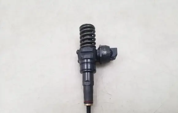 Volkswagen Phaeton Fuel injector 07Z130073H