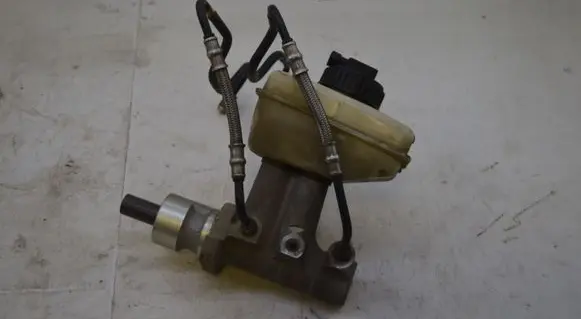 Saab 9-5 Master brake cylinder 
