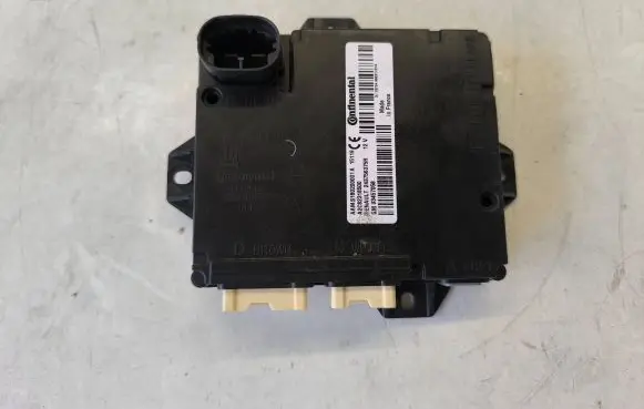 Opel Vivaro Door central lock control unit/module 243756375R 93457058 S180200001A