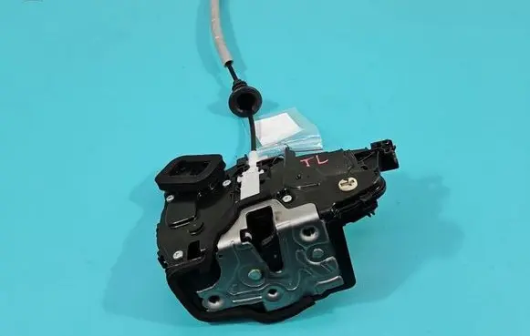 Skoda Fabia Mk4 (6VA) Rear door lock 10A839015B IMPRK1604535