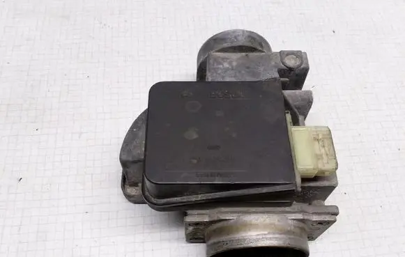 Audi A6 S6 C4 4A Mass air flow meter 4A0133471 0281002074