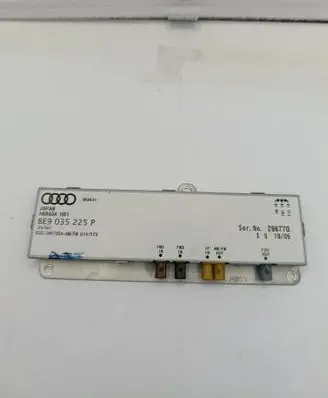 Audi A4 S4 B7 8E 8H Aerial antenna amplifier 8E9035225P