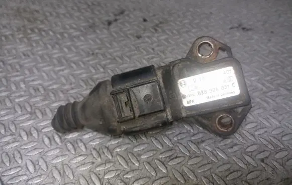 Audi A4 S4 B8 8K Air pressure sensor 038906051C 0281002401