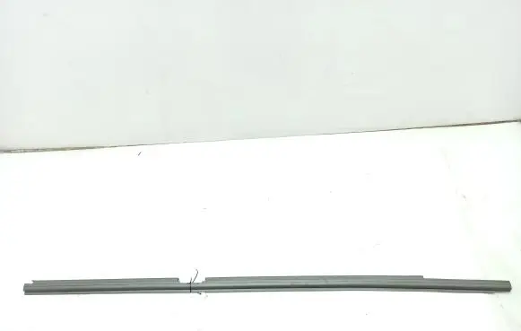 Mercedes-Benz COMPAKT W115 Front sill trim cover