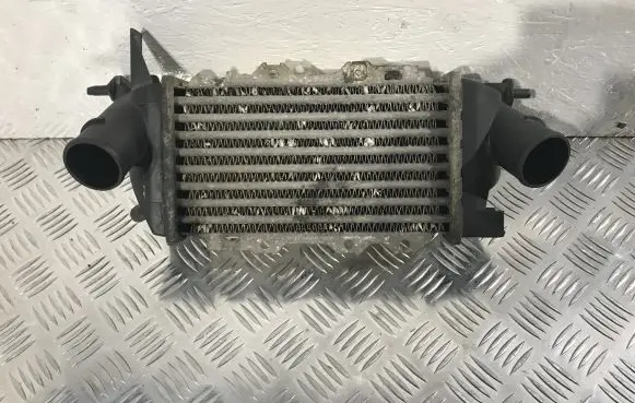 Opel Vectra B Intercooler air channel guide 52475657