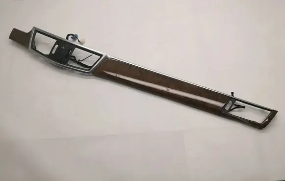 Dashboard glove box trim
