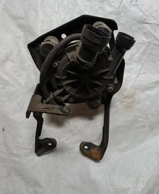 BMW 3 E90 E91 Secondary air pump 7557903