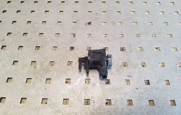 Audi A2 Vacuum valve 1J0906283A