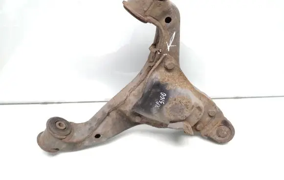 Mercedes-Benz Sprinter W906 Front lower control arm/wishbone A9063330114