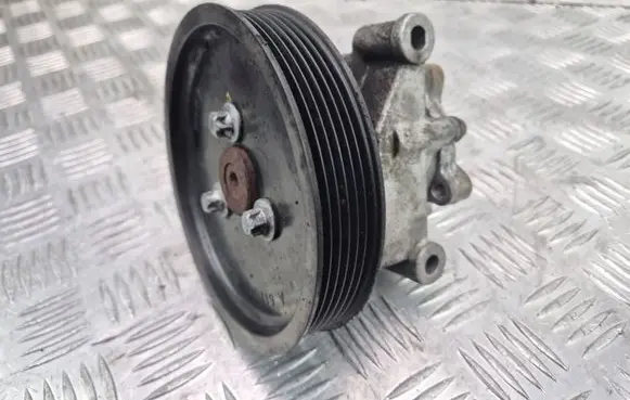 Mercedes-Benz C W203 Power steering pump 0024669301