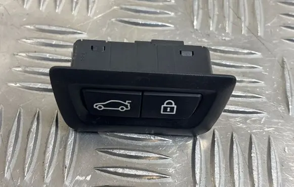 BMW 2 F46 Tailgate/boot open switch button 61319275121 9275121