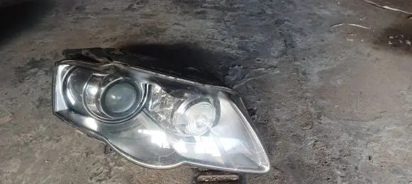 Volkswagen PASSAT B6 Headlight/headlamp