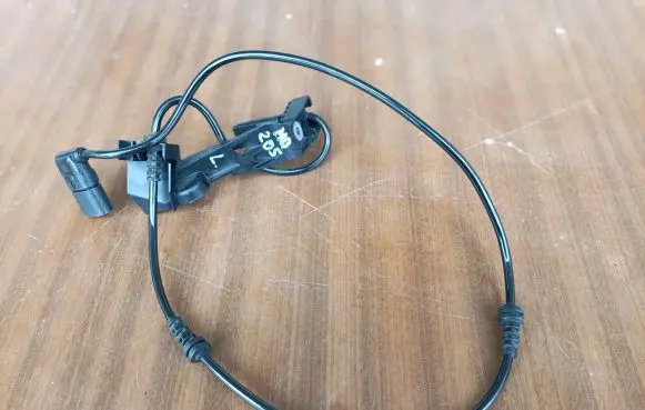 Mercedes-Benz C W205 ABS brake wheel speed sensor A2059058103 2059058103