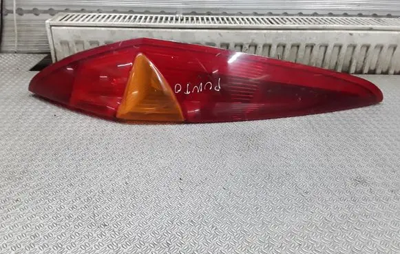 Fiat Punto (176) Rear/tail lights 46794078