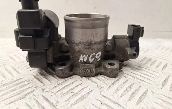 Toyota Avensis T250 Throttle valve 261000R010 1923002010