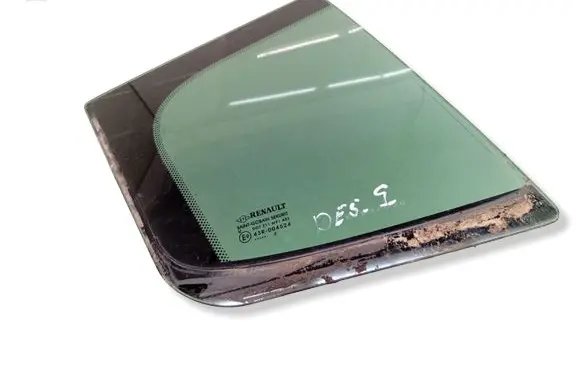 Renault Megane III Rear vent window glass AS3