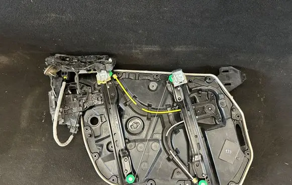 Mercedes-Benz C W205 Front door electric window regulator A2057205023
