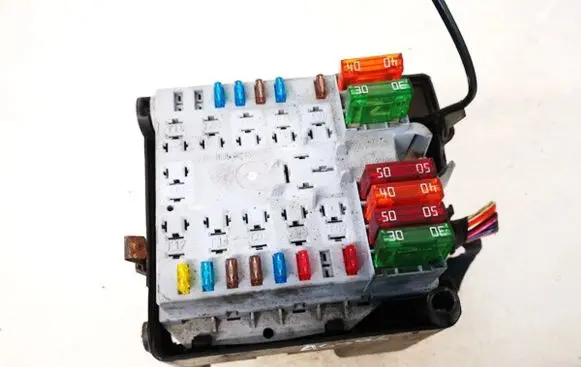 Alfa Romeo 147 Fuse box set 46558759