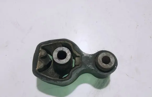 Mazda 6 Engine mount bracket KD62 KD45
