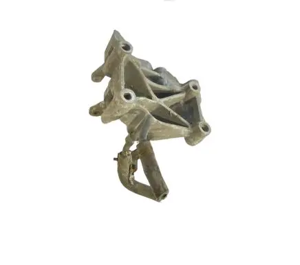 Hyundai Tucson JM Engine mounting bracket